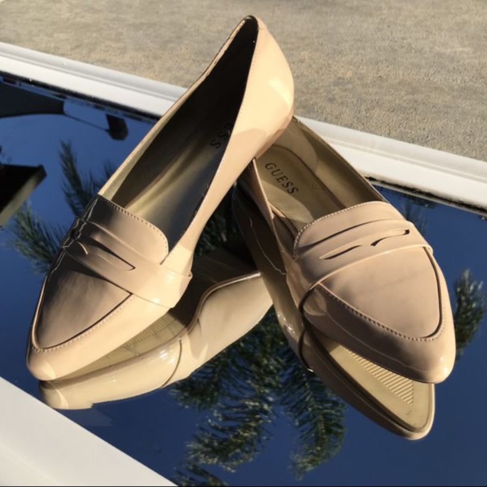 Guess pointed flats